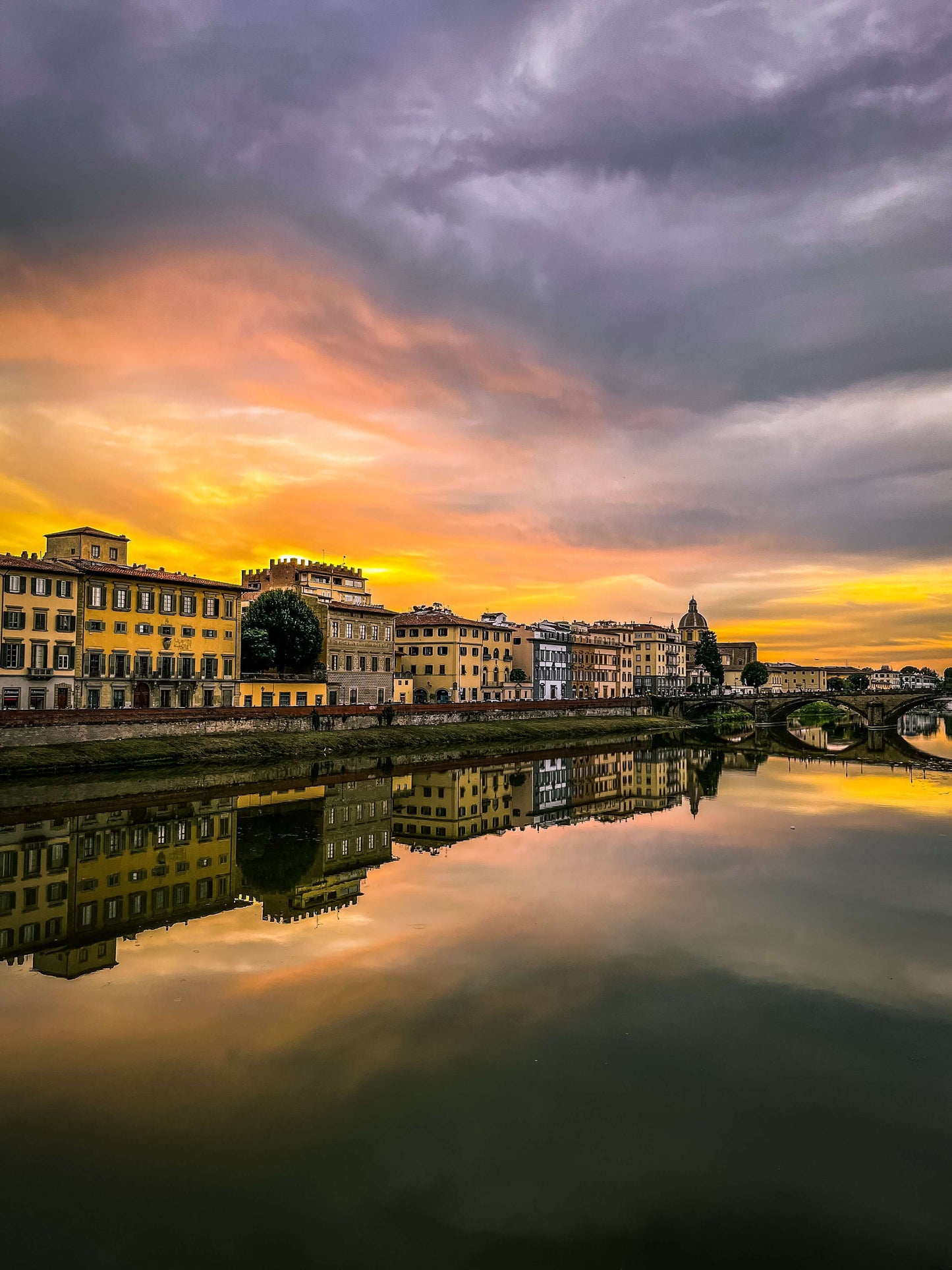 Photograph of Ponte Vecchio Italy Bridge in Florence with 100% pinewood frame and shatter-proof plexiglass